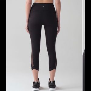 Lululemon Sole Training Crop Leggings